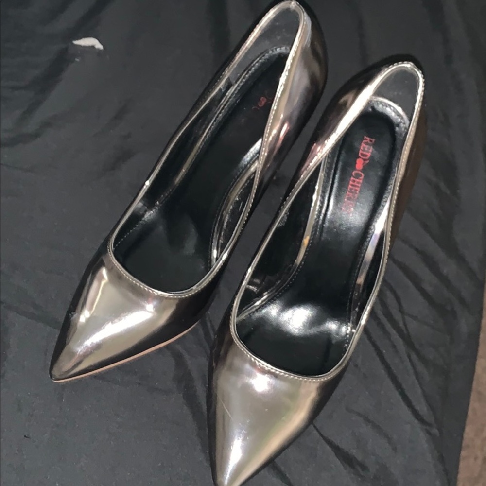 Silver Heels - image 2